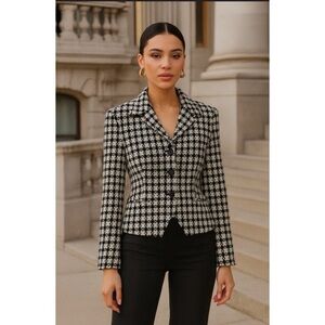 Bloomingdale’s Geometric Print Y2K Black\White Wool Blend Tweed Blazer Size 4